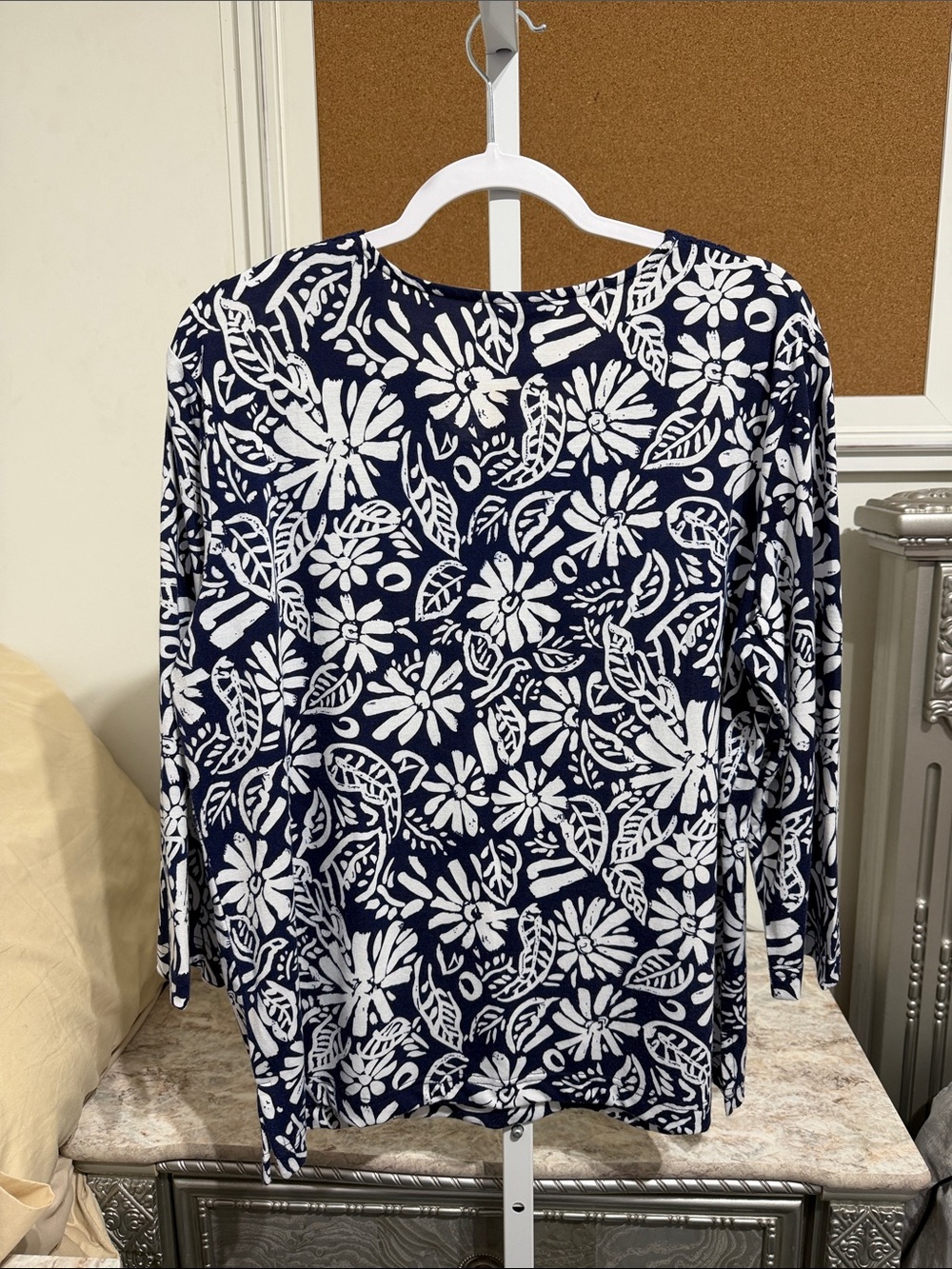 🚨(4/$10) Links 3/4 Sleeve Lace Neckline Blouse Blue/White Size L - Picture 3 of 3